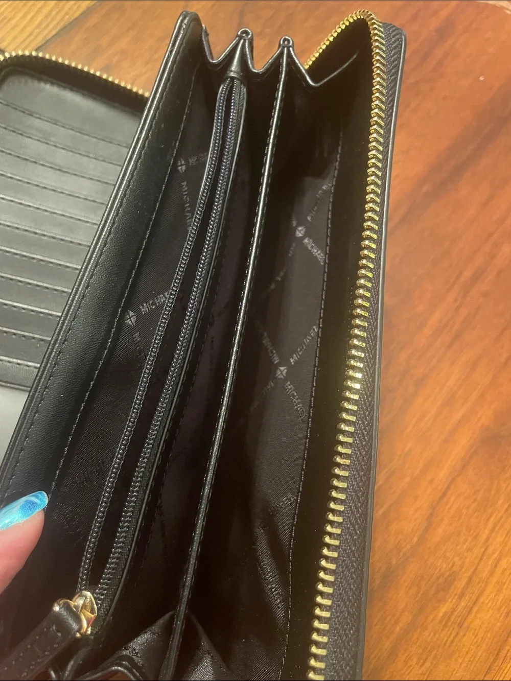 MICHAEL KORS Jet Set Travel Continental Black Leather Zip Wallet